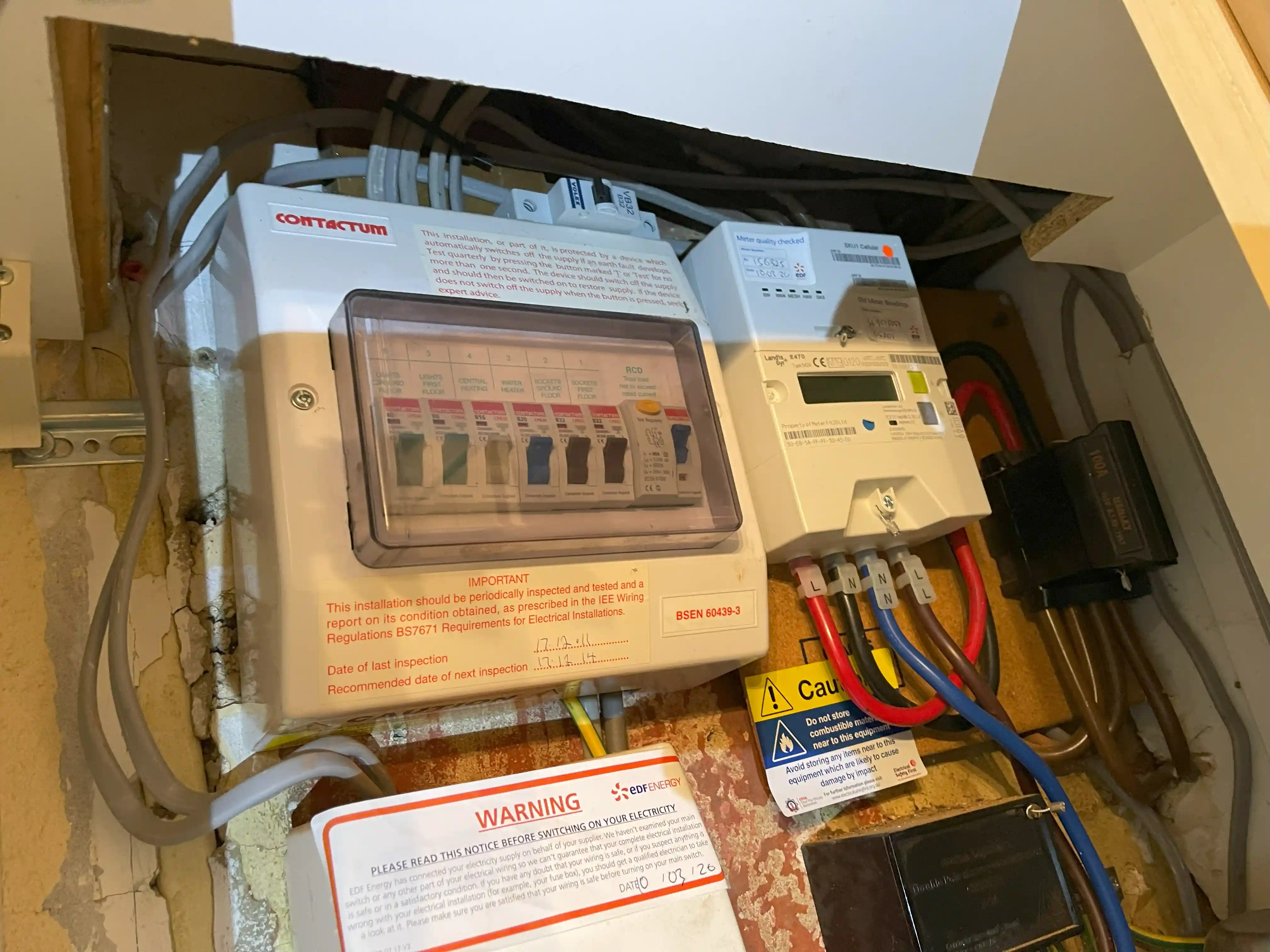 Emergency Electrician Canary Wharf